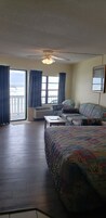 Studio, Oceanfront (Sleeps 4) | Free WiFi, bed sheets