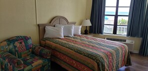 Studio, Oceanfront (Sleeps 2)