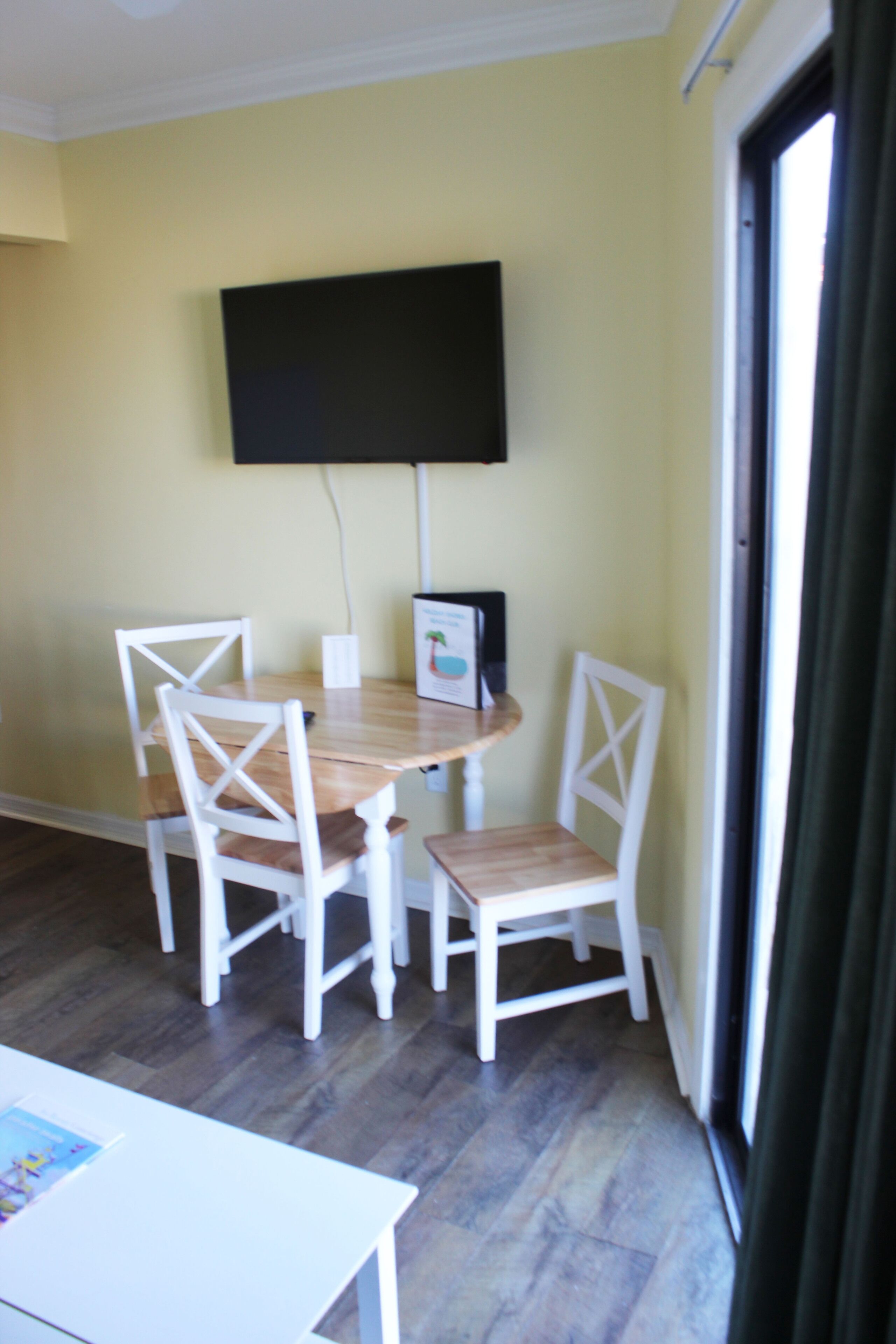Holiday Shores Beach Club — photo 8