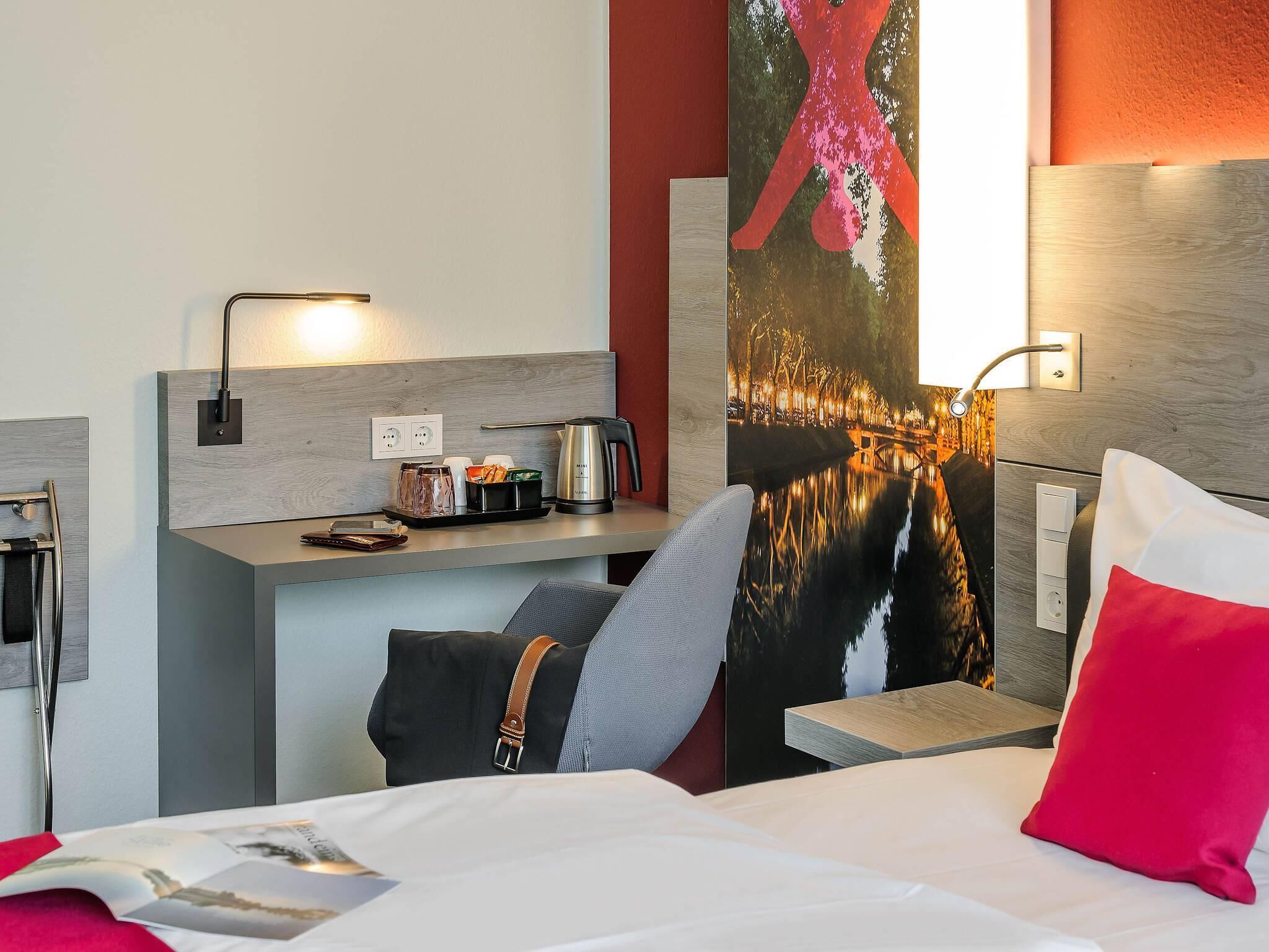 standard room, 2 single beds | in-room safe, desk, soundproofing, rollaway beds