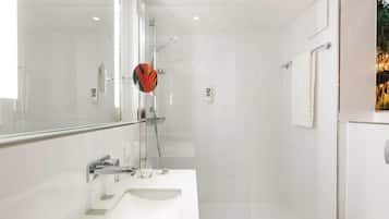 Privilege, Double Room, 1 Double Bed | Bathroom | Shower, eco-friendly toiletries, hair dryer, towels