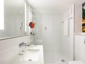 Privilege, Chambre Double, 1 lit double | Salle de bain