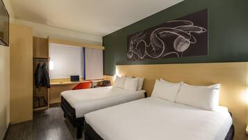 Habitación estándar, 2 camas individuales | Escritorio y espacio para trabajar con laptop