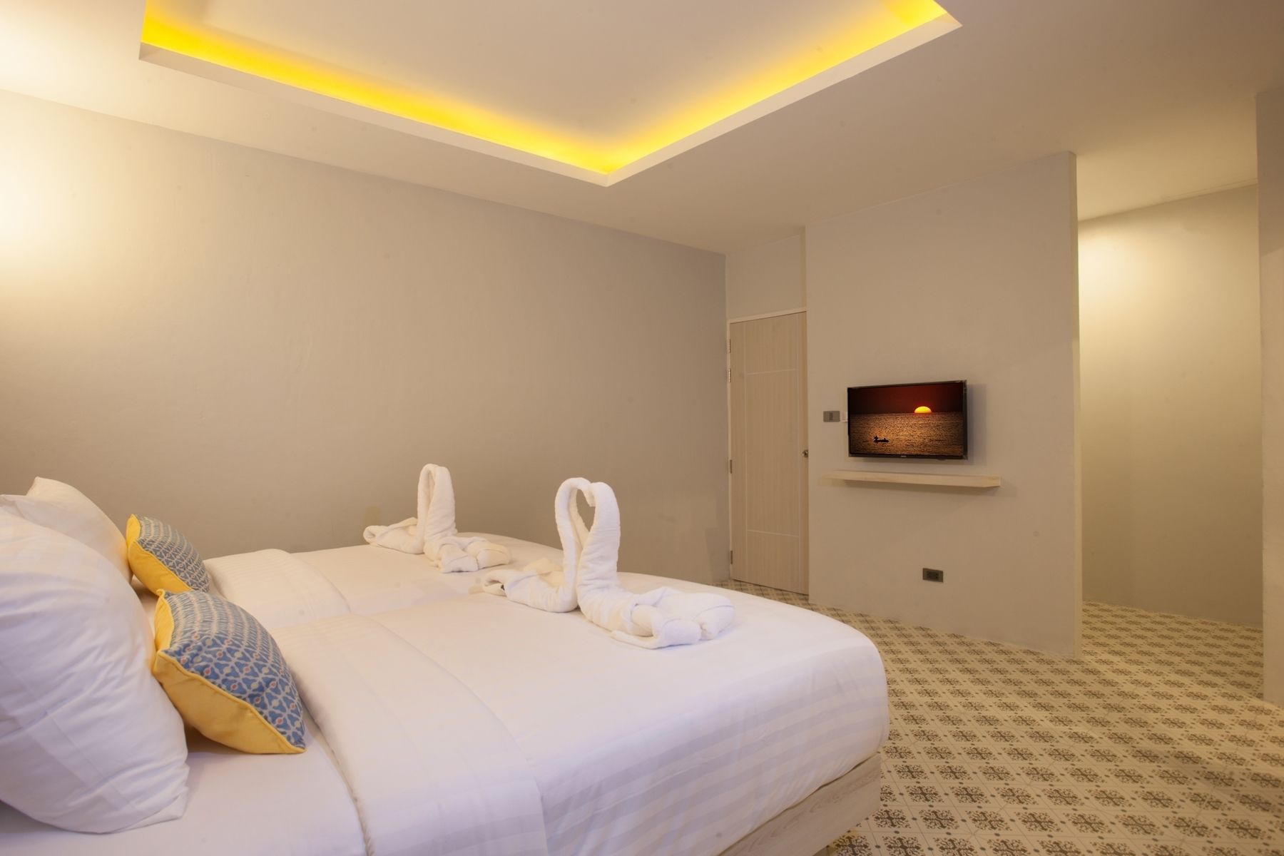 twin room | desk, free wifi