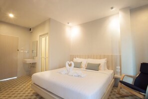 Double Room | Desk, soundproofing, free WiFi - Nature Pine Residence (Rawai)