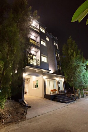 Entrada al alojamiento