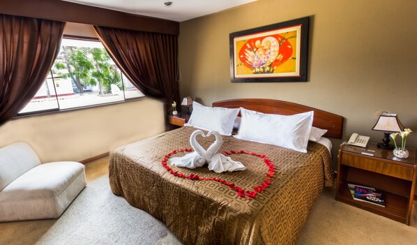 Suite Exécutive, 1 très grand lit, coin cuisine, dans la tour