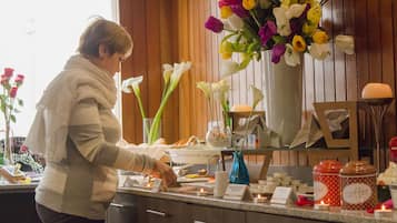 Termasuk sarapan layan diri setiap hari