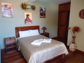 客房内保险箱、折叠床/加床（额外收费）、免费 WiFi