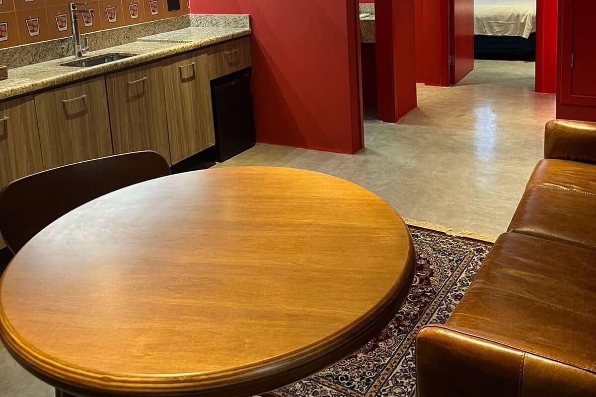 Minibar, in-room safe, blackout drapes, WiFi (free)