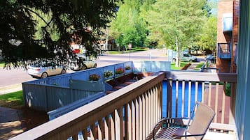 Chambre Signature, 3 chambres, cuisine | Fer et planche à repasser, lit de bébé (gratuit)