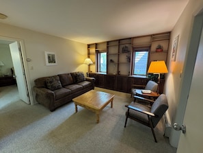 Signature Room, 3 Bedrooms, Kitchen | Living area | 40-inch LED TV with digital channels, TV