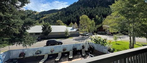 Signature Room, 1 Bedroom, Kitchen | Balcony