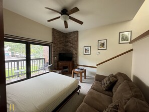 Studio, Kitchen | Living area | 40-inch LED TV with digital channels, TV