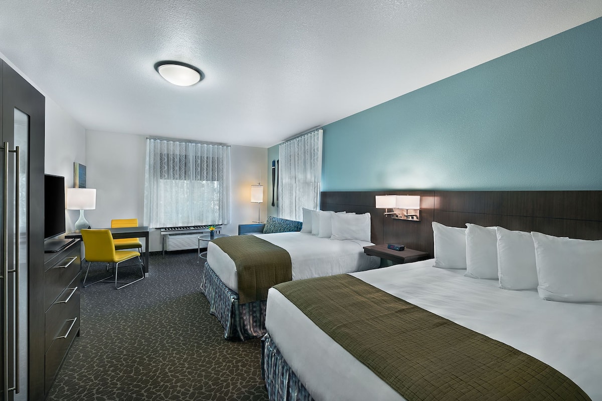 2 queen suite | 1 bedroom, premium bedding, desk, iron/ironing board