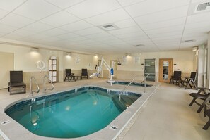 Indoor spa tub - Oxford Suites Bellingham (Bellingham)