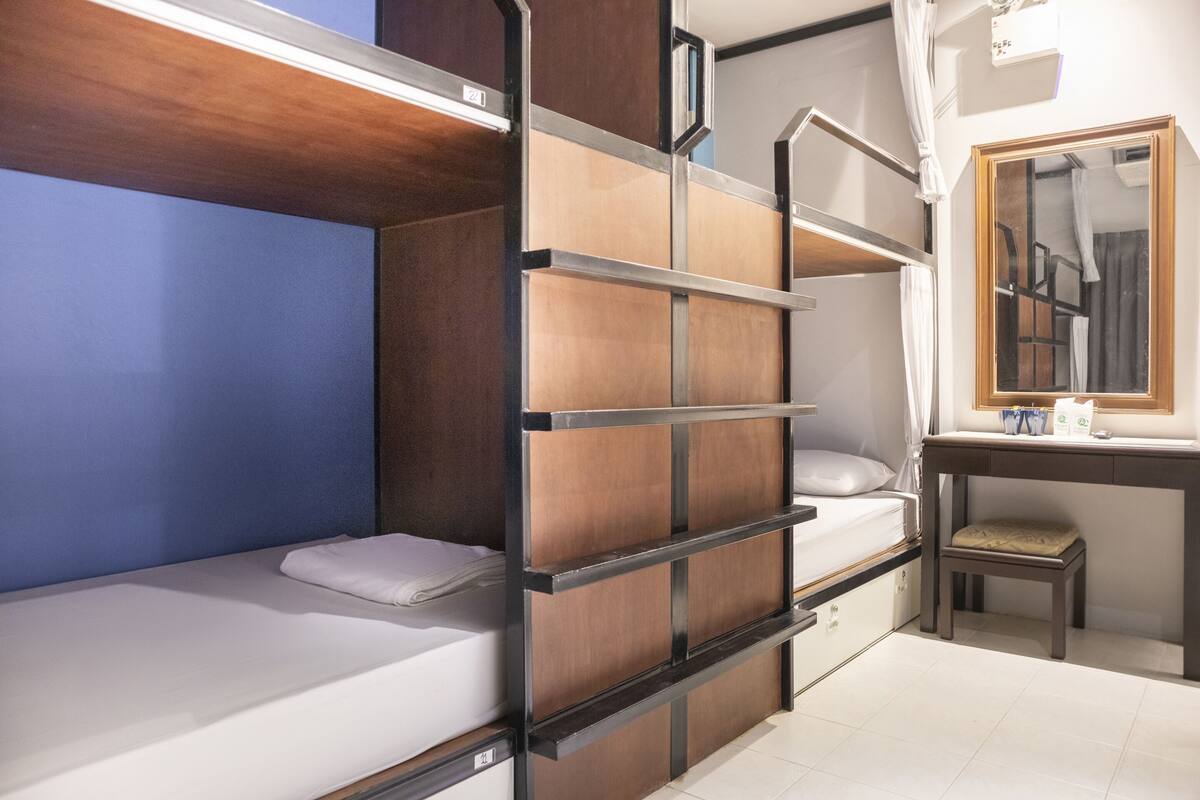 Premium Twin Room, Shared Bathroom | WiFi (free)