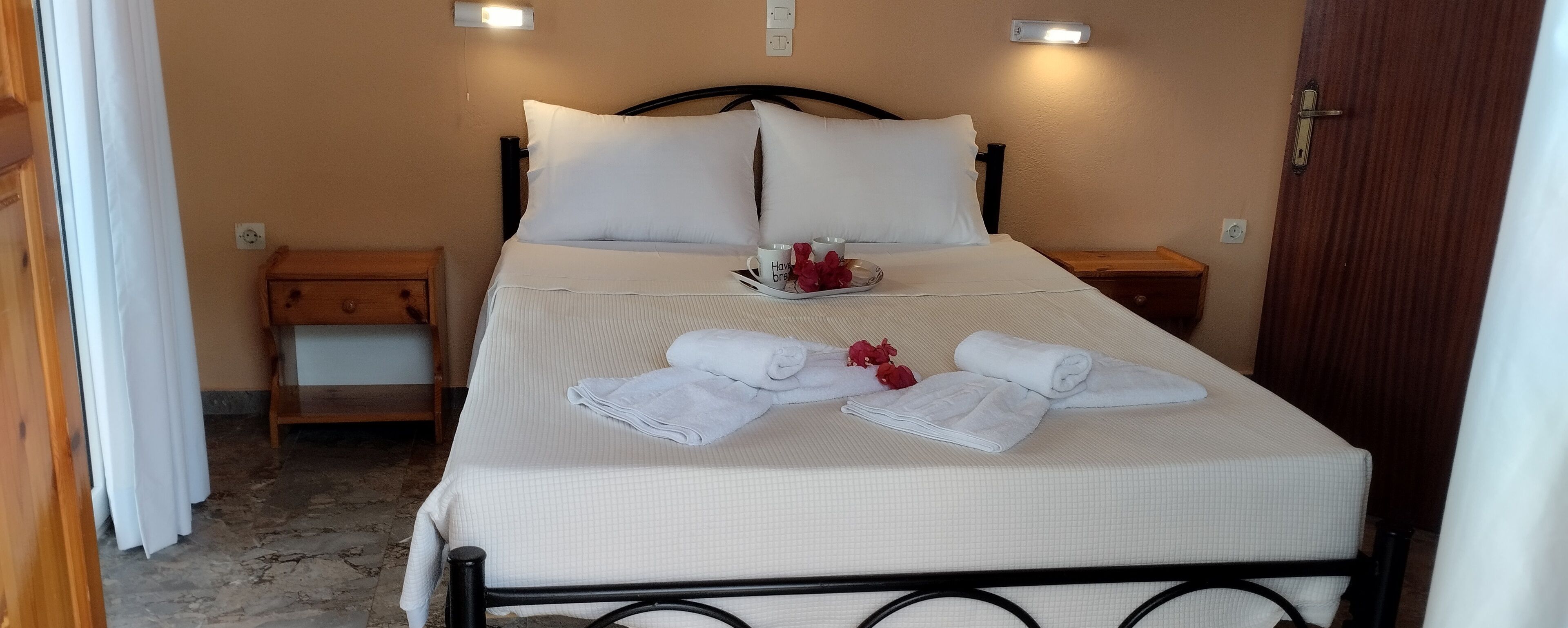 Apartment, 2 Bedrooms, Garden View | Soundproofing, free WiFi, bed sheets