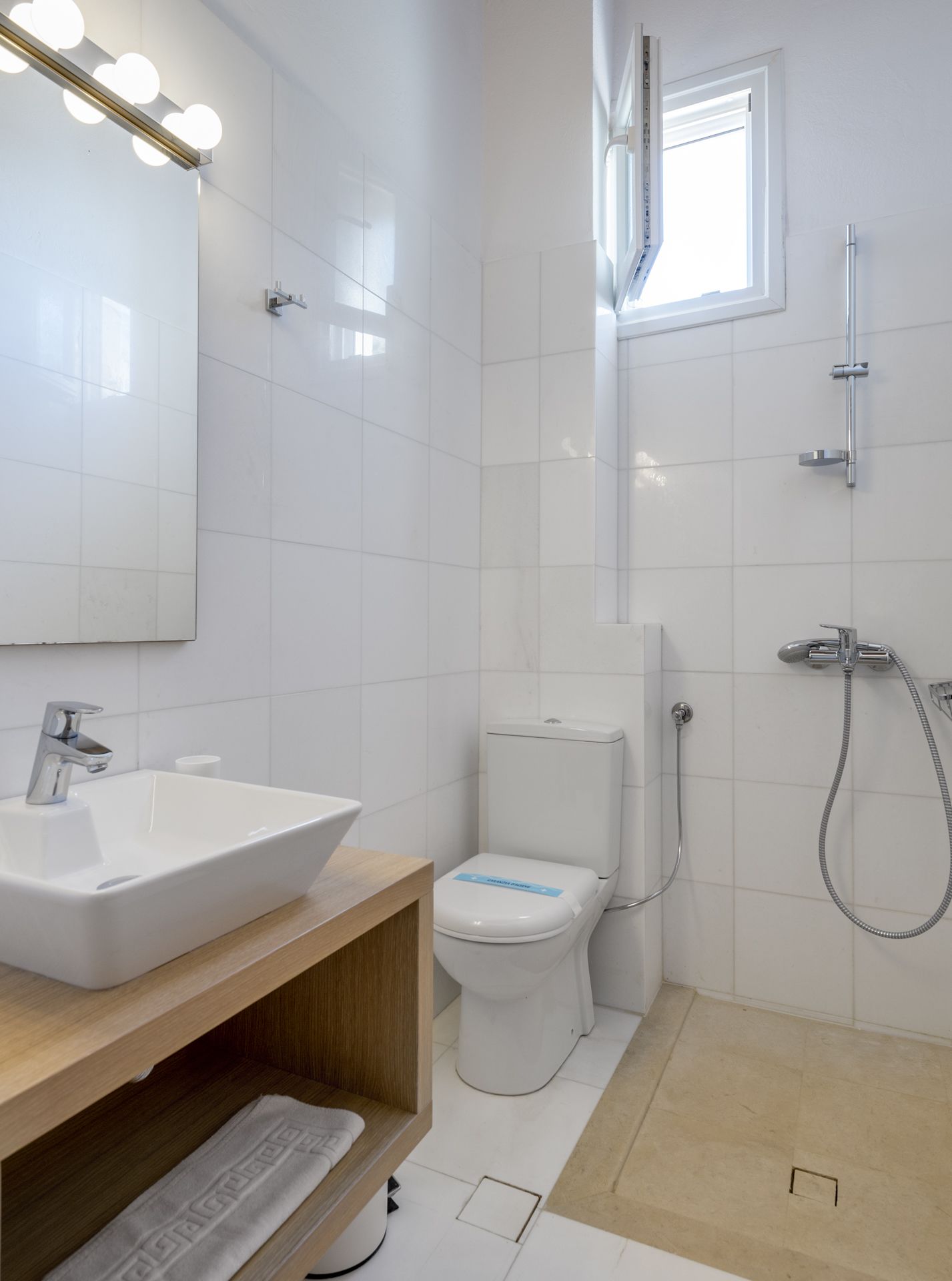 Photo - Krouzeri Beach Apartments