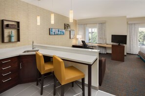Full-size fridge, microwave, stovetop, dishwasher