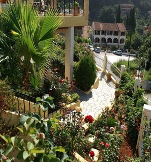 Property grounds - Alonakia Hotel (Corfu)