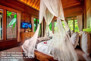 Wooden Villa | ミニバー、セーフティボックス (室内)、デスク、アイロン / アイロン台