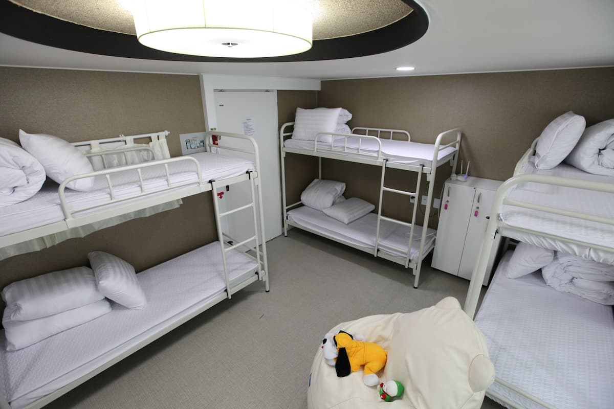 Dormitory 8 Person Male  | Safe på rommet, skrivebord og wi-fi (inkludert)