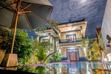 Fachada de la propiedad