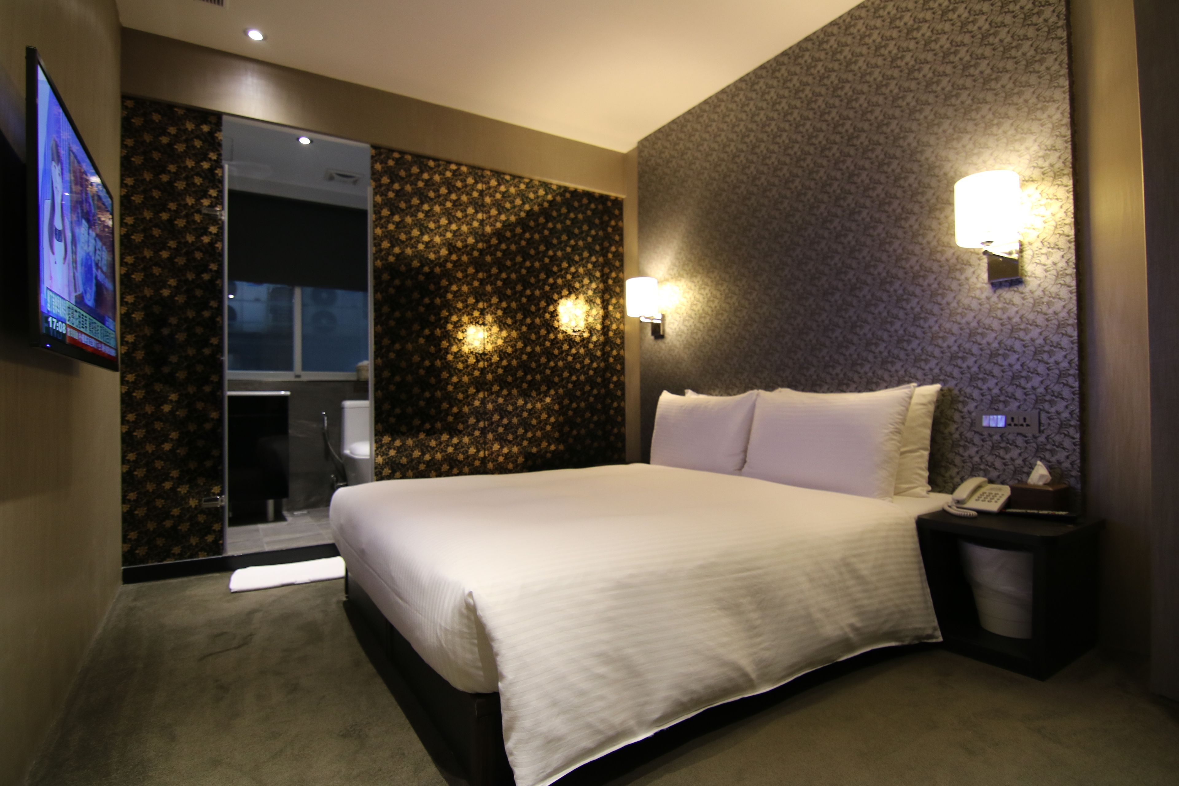 In-room safe, desk, free WiFi, bed sheets