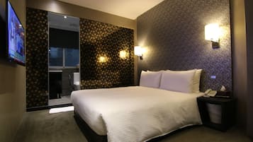 Caja fuerte, escritorio, wifi gratis y ropa de cama