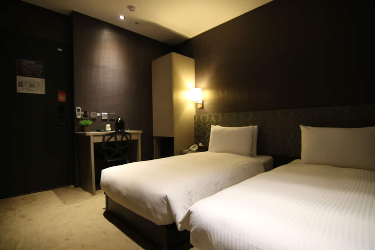 In-room safe, desk, free WiFi, bed sheets
