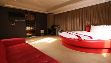 Deluxe Double Room, 1 Double Bed, Tower | In-room safe, desk, free WiFi, bed sheets