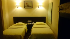 Phòng Tiêu chuẩn | Bàn, giường gấp/giường phụ (phụ phí)