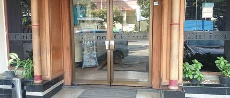 Entrée de l’hébergement