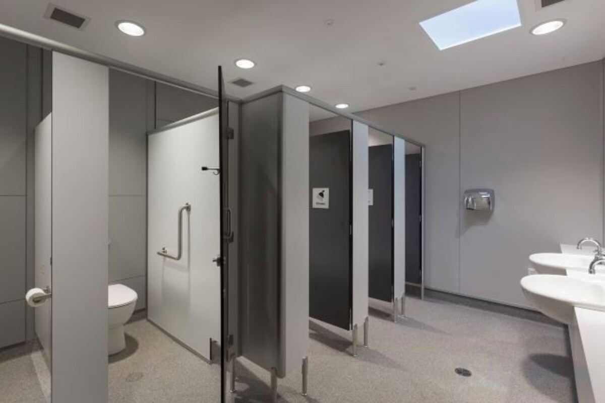 Twin Cell Room With Shared Bathroom