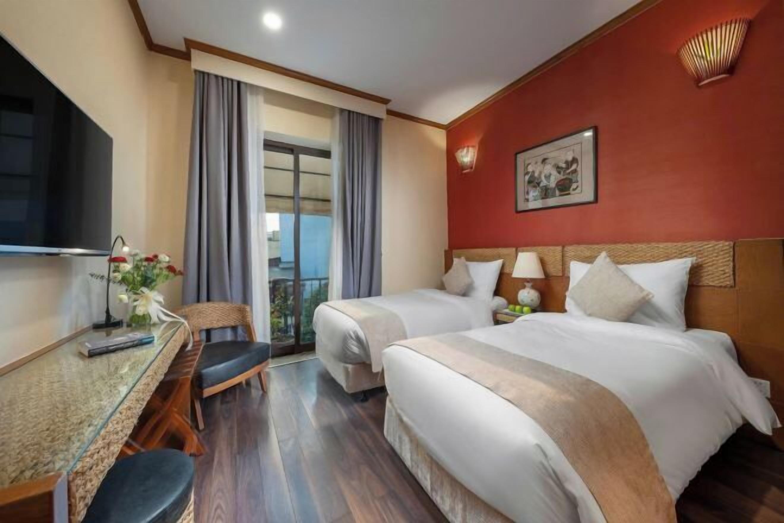 Premium bedding, minibar, in-room safe, desk