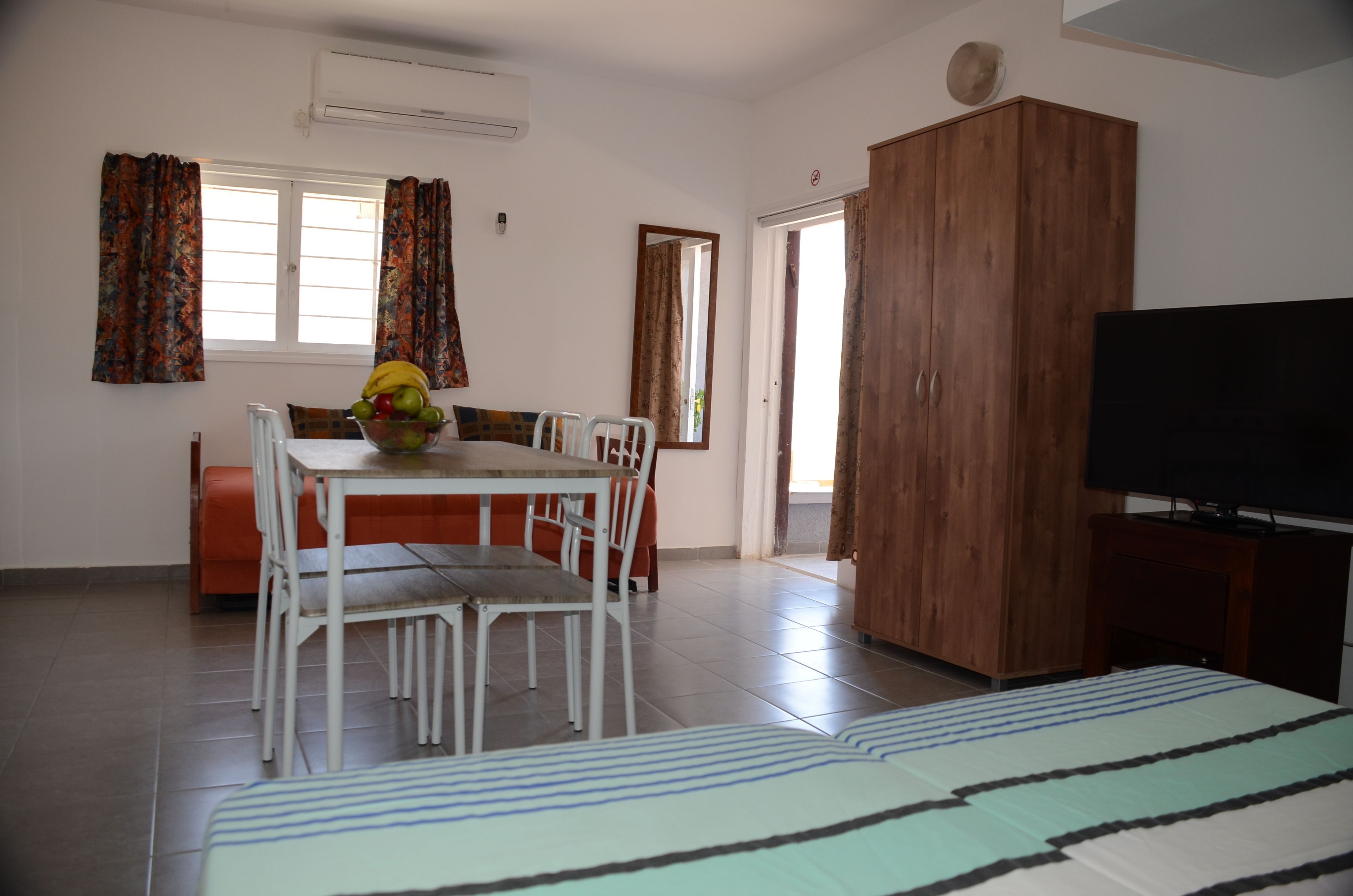 Studio, patio | 1 chambre, bureau, fer et planche à repasser, lits bébé (gratuits)