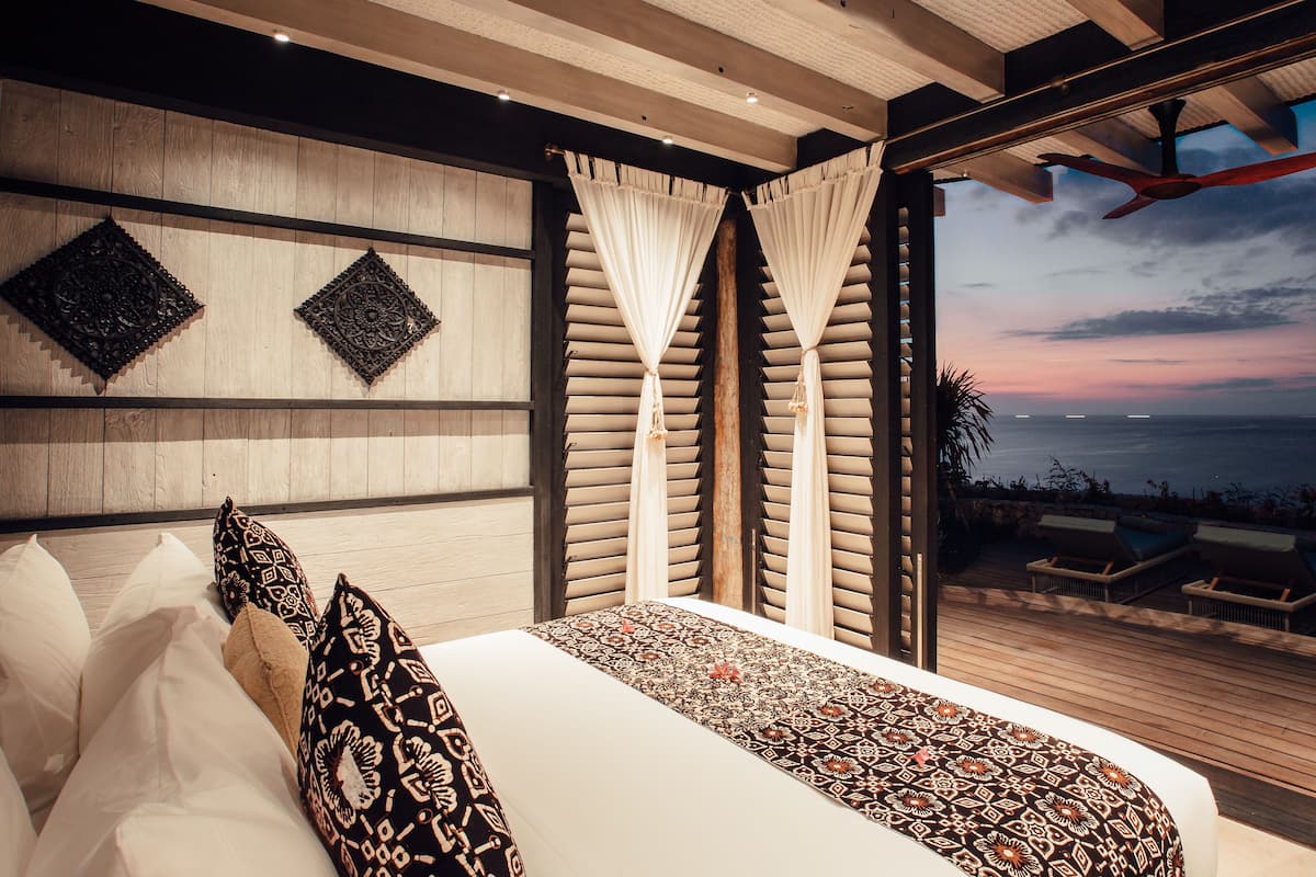 Bajau Sea View Cliff Room B1 - Single Room | Premium bedding, in-room safe, WiFi (free)