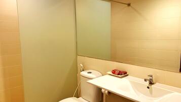 Business Room | Bathroom