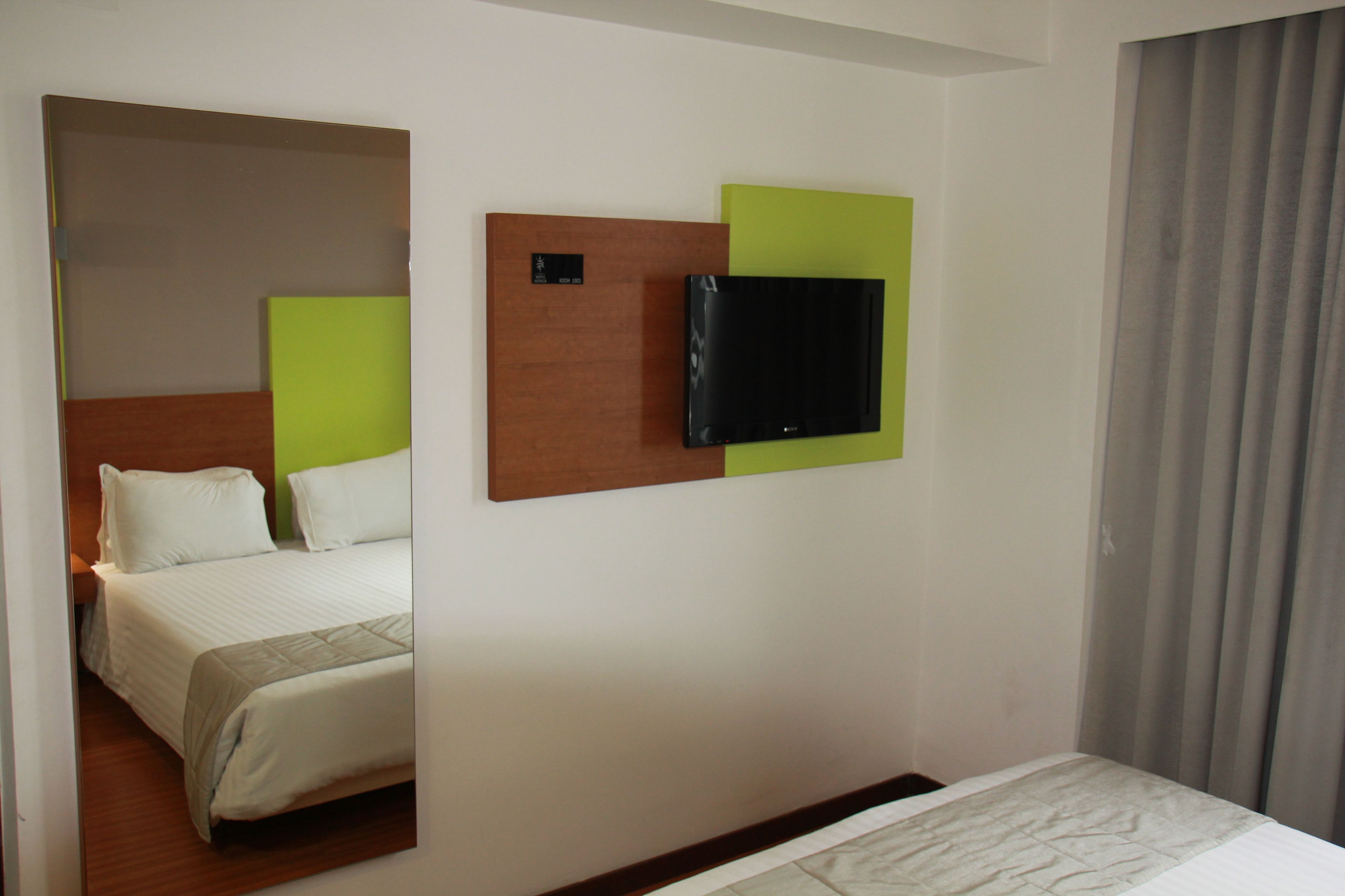 double room | desk, blackout curtains, soundproofing, free wifi