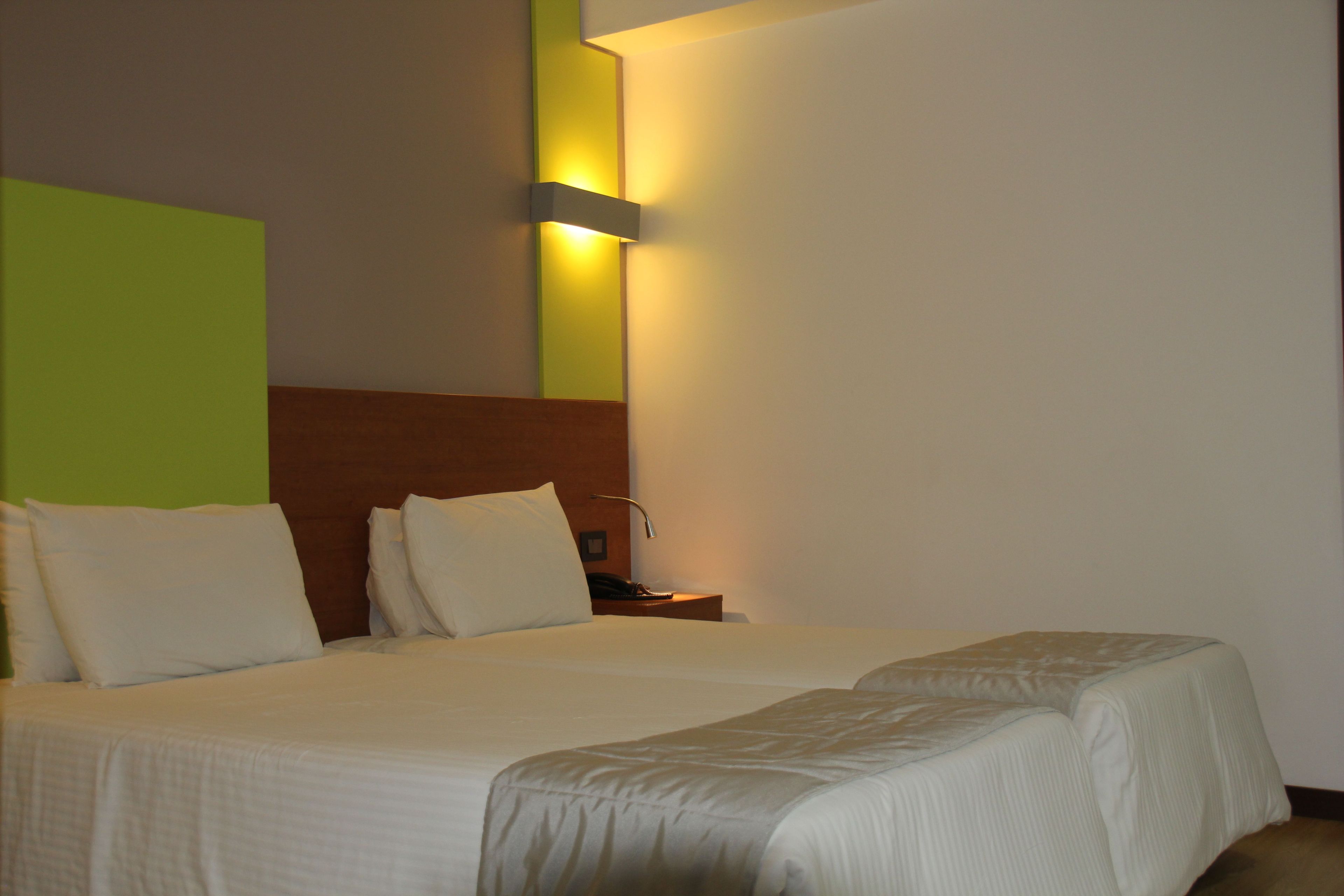 desk, blackout curtains, soundproofing, free wifi