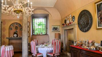 Gratis frukostbuffé varje dag