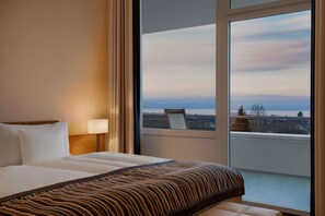 Caja de seguridad en la habitación y escritorio 