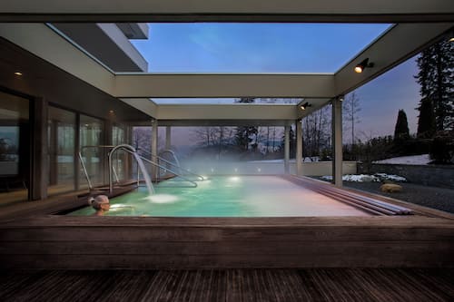 Salas de tratamientos para parejas, sauna, bañera de hidromasaje