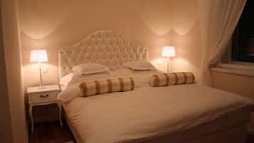 Standard Double Room | Premium bedding, in-room safe, desk, blackout drapes