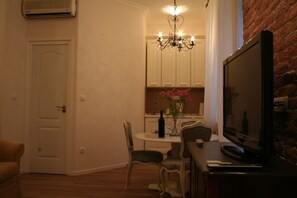Superior Studio | Premium bedding, in-room safe, desk, blackout curtains - Banica Apartments & Rooms (Split)
