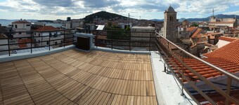 Banica Apartments & Rooms