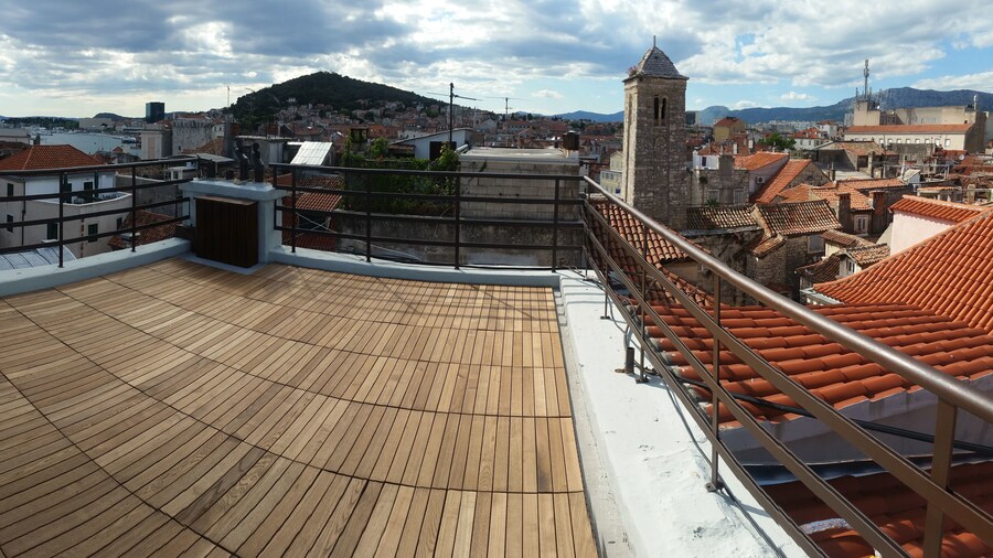 Banica Apartments & Rooms