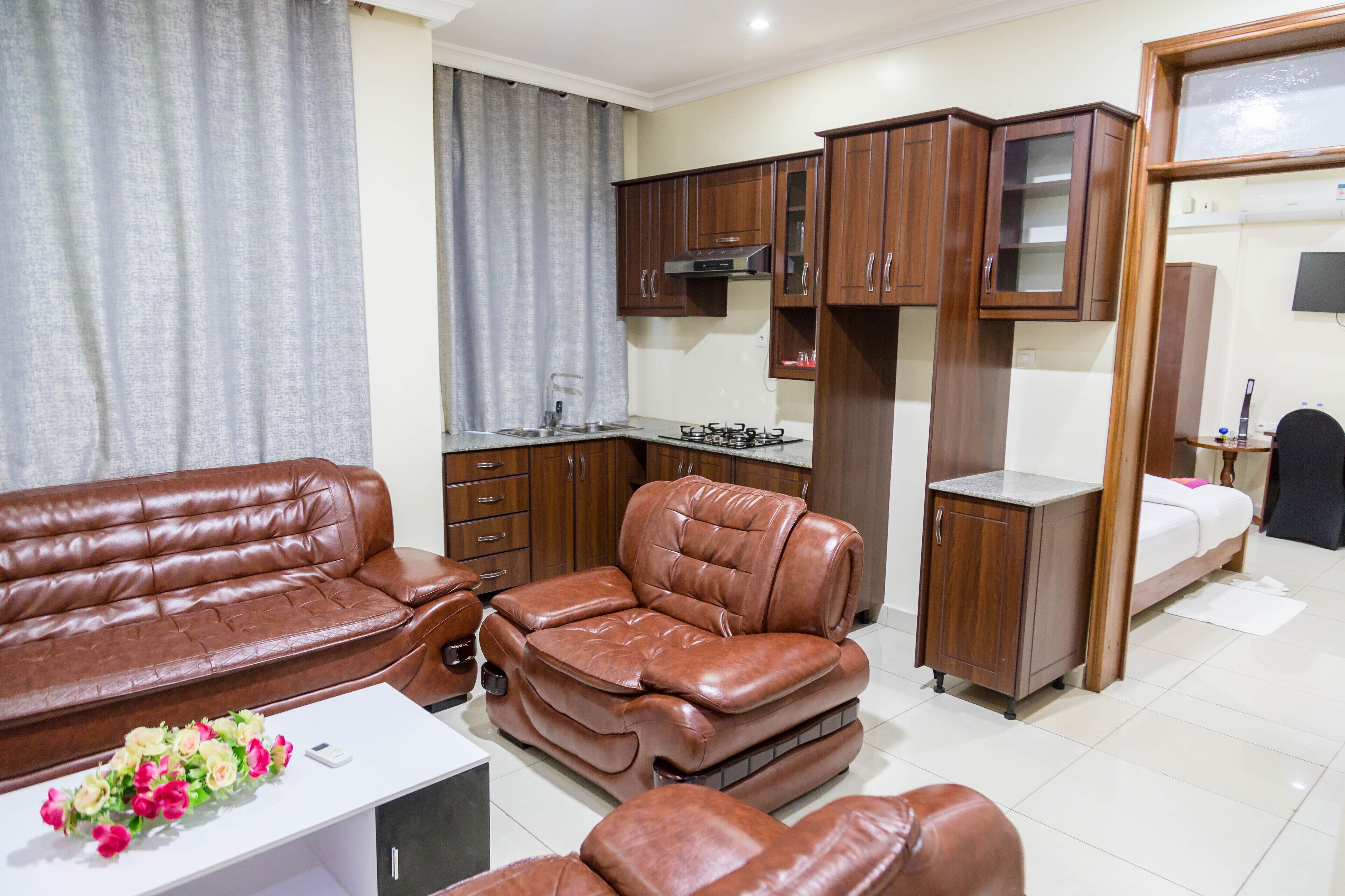executive room, 1 bedroom, city view | private kitchen | fridge, microwave