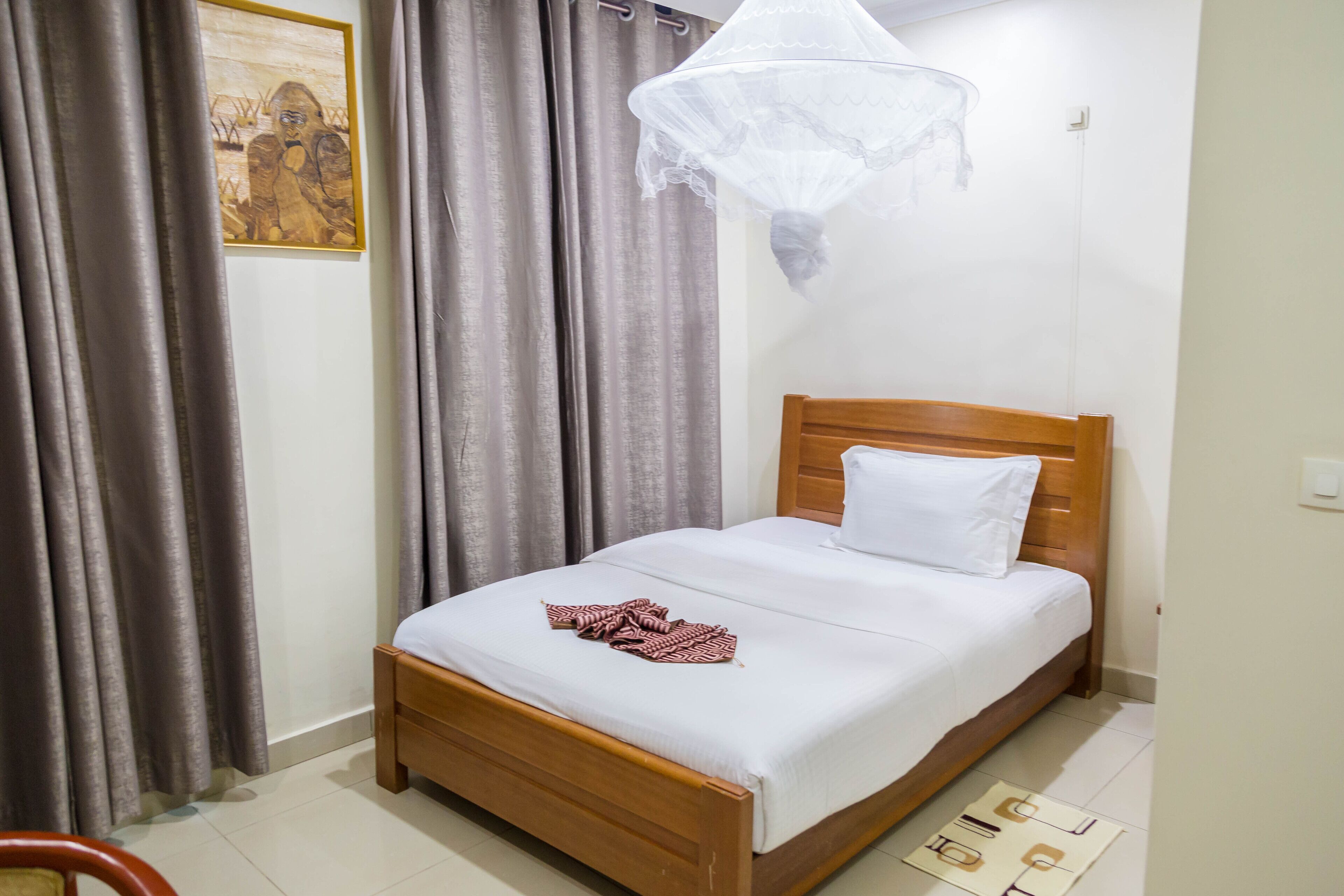 Rom – standard, 1 dobbeltseng, ikke-røyk, byutsikt | Sengetøy av topp kvalitet, senger med overmadrass og safe på rommet